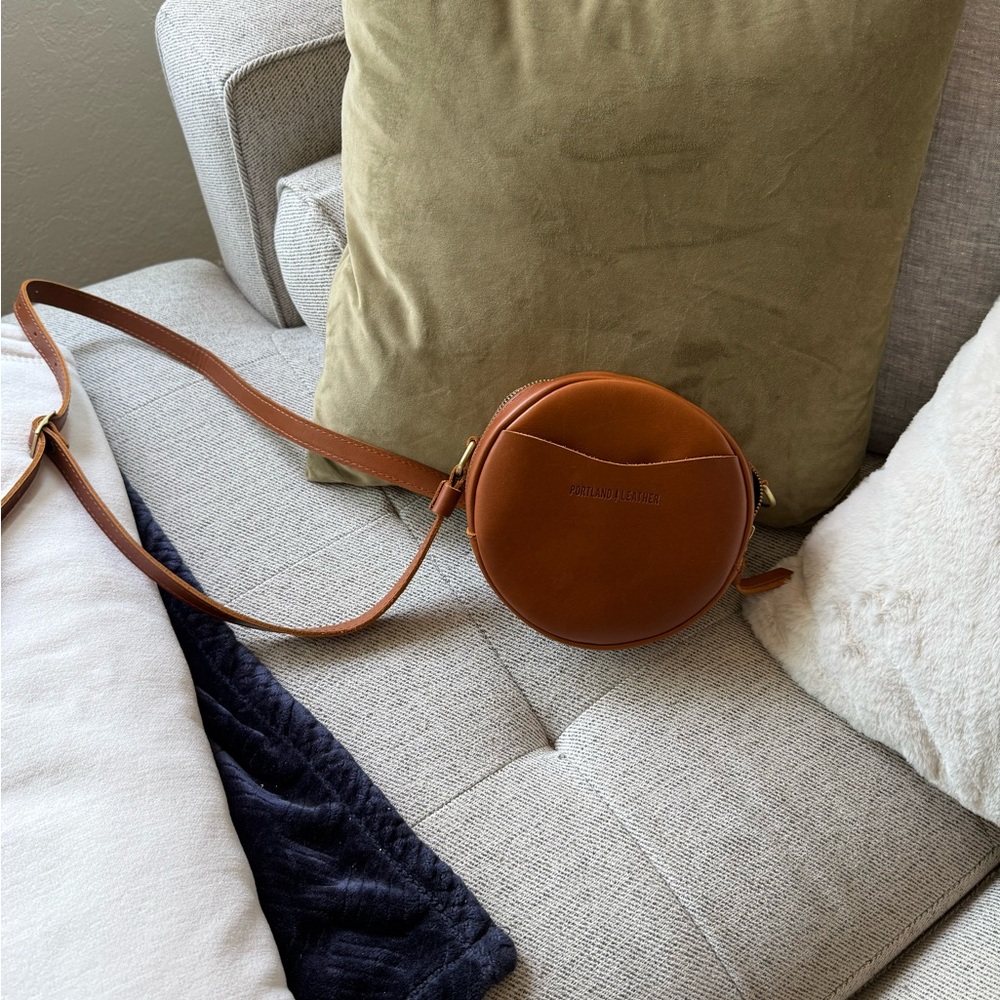 Portland Leather Circle Crossbody Bag - Brown